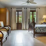 Balhambra - Adults Only 3* Fiszkárdo